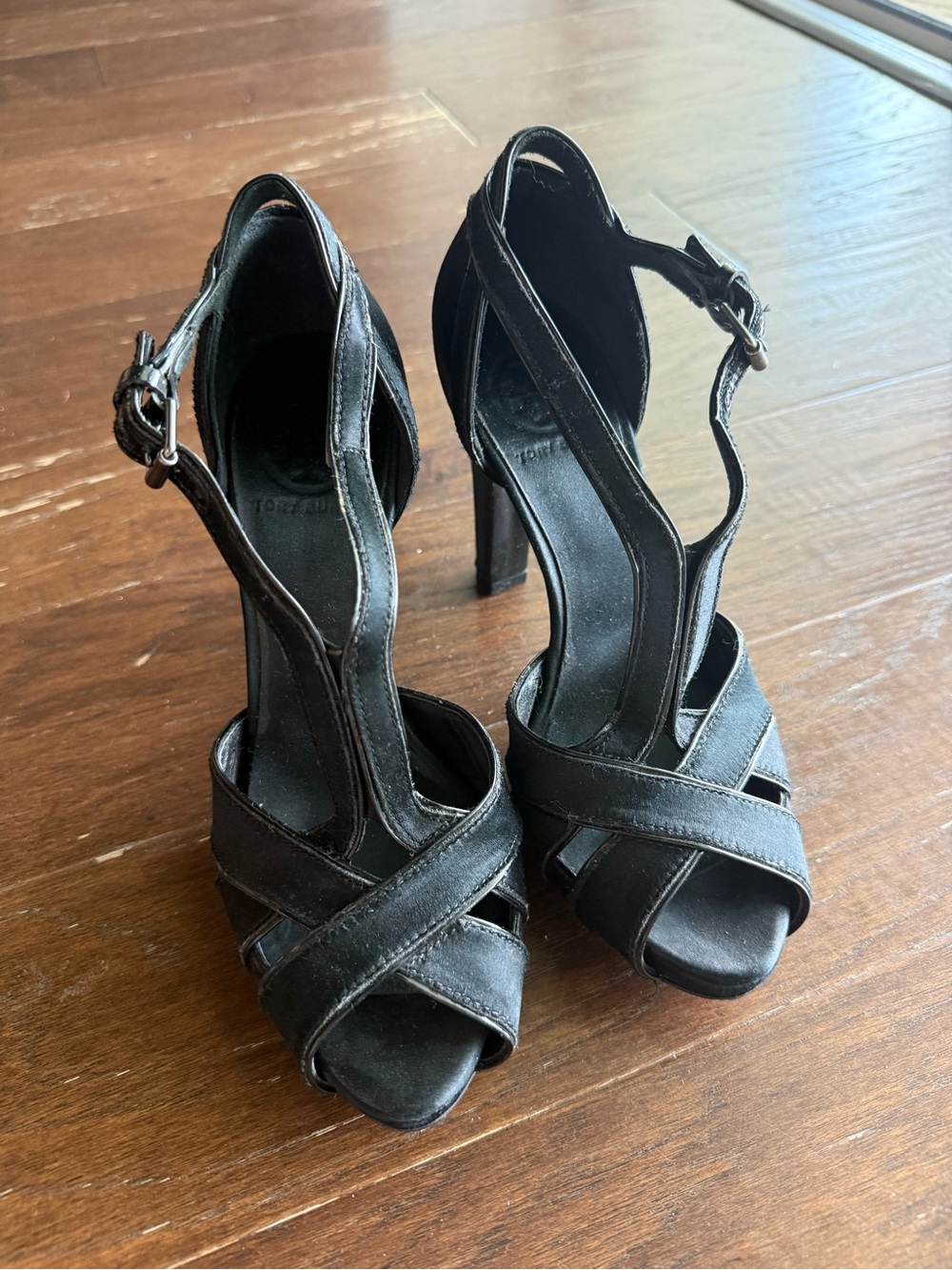 Tory Burch Brandy Satin Strappy heels Size 7.5 black